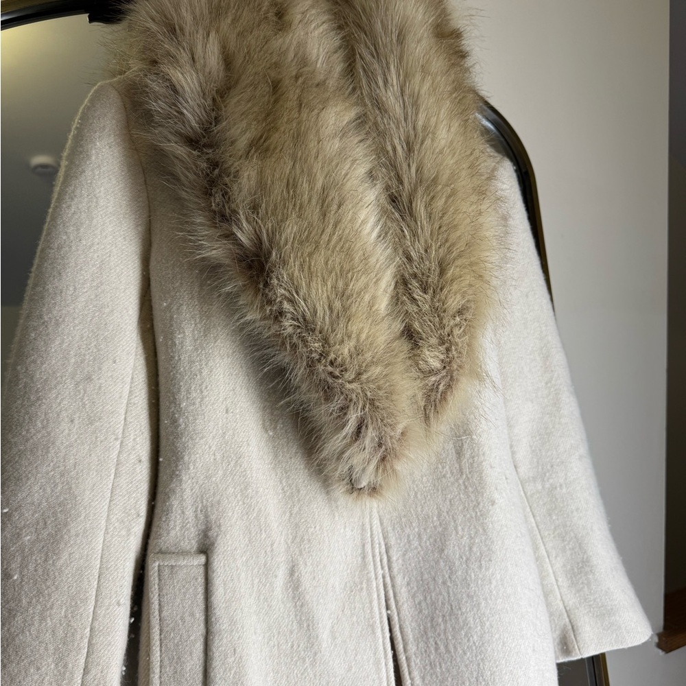 Zara Women's Elegant Cream Trench Coat - Picture 4 of 5